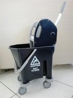 ECOMIX SECCHIO CARRELLATO CON STRIZ.BLACK IS GREEN LT.25